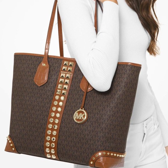 Authentic Michael Kors Eva Tote and Pouch - Picture 2 of 11